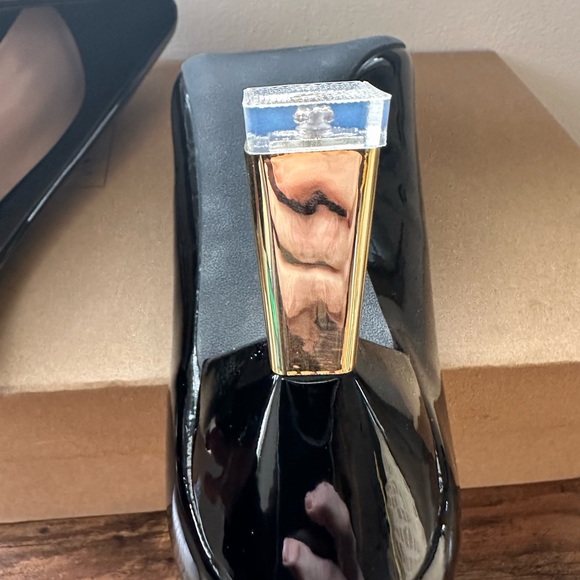 NEW! Size 40 women’s black patent leather pumps with gold and clear heel - Picture 9 of 15